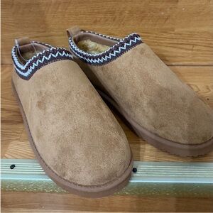 NWT American Exchange Brown Slip-On Slippers size 8